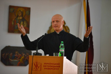 Аборт, сурогатне материнство, контрацепія – виклики, запитання і відповіді